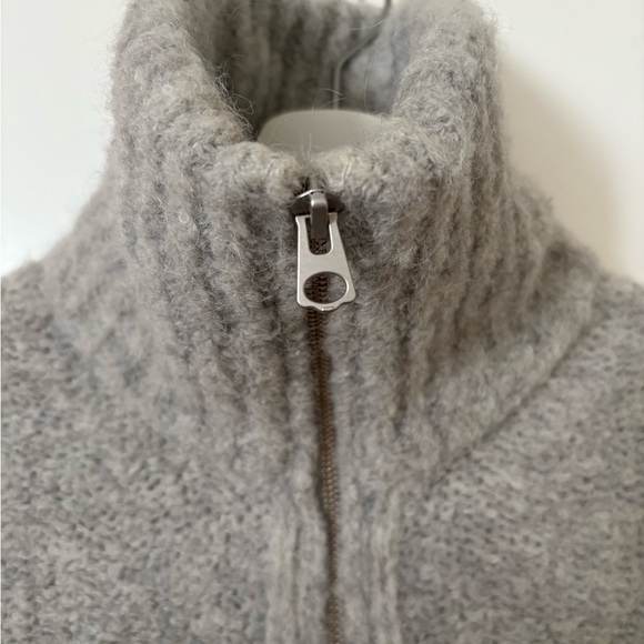 ARITZIA CROP WOOL SWEATER ZIP UP - LIGHT GREY - SMALL - Picture 4 of 4